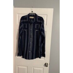 Bit & Bridle snap front long sleeve shirt. Size XLT.